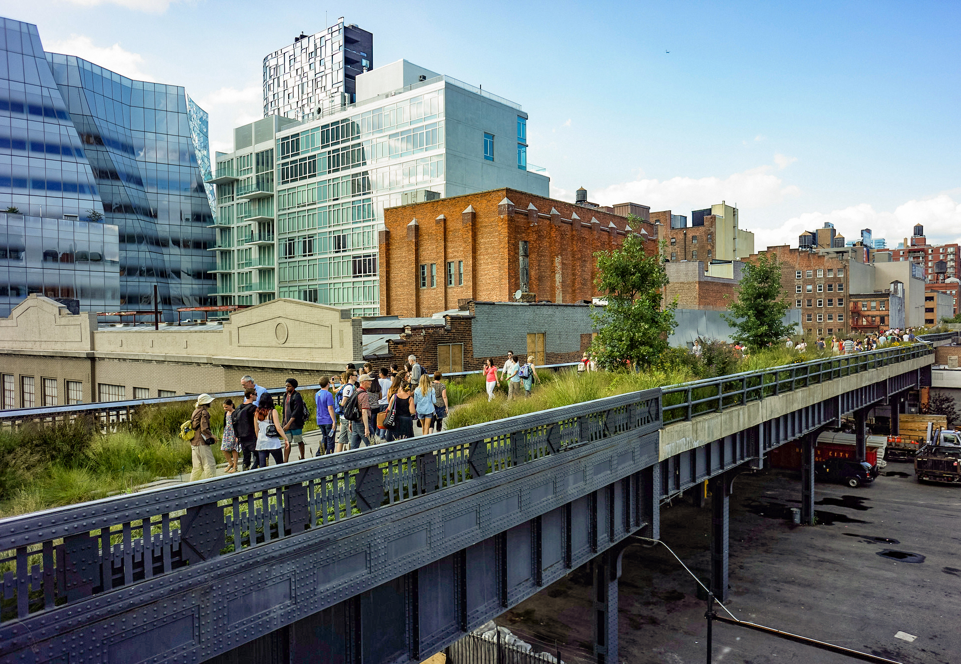 The High Line, New York — the elevated park whose southern terminus brought the Whitney's Renzo Piano building into the centre of Manhattan's contemporary art geography.